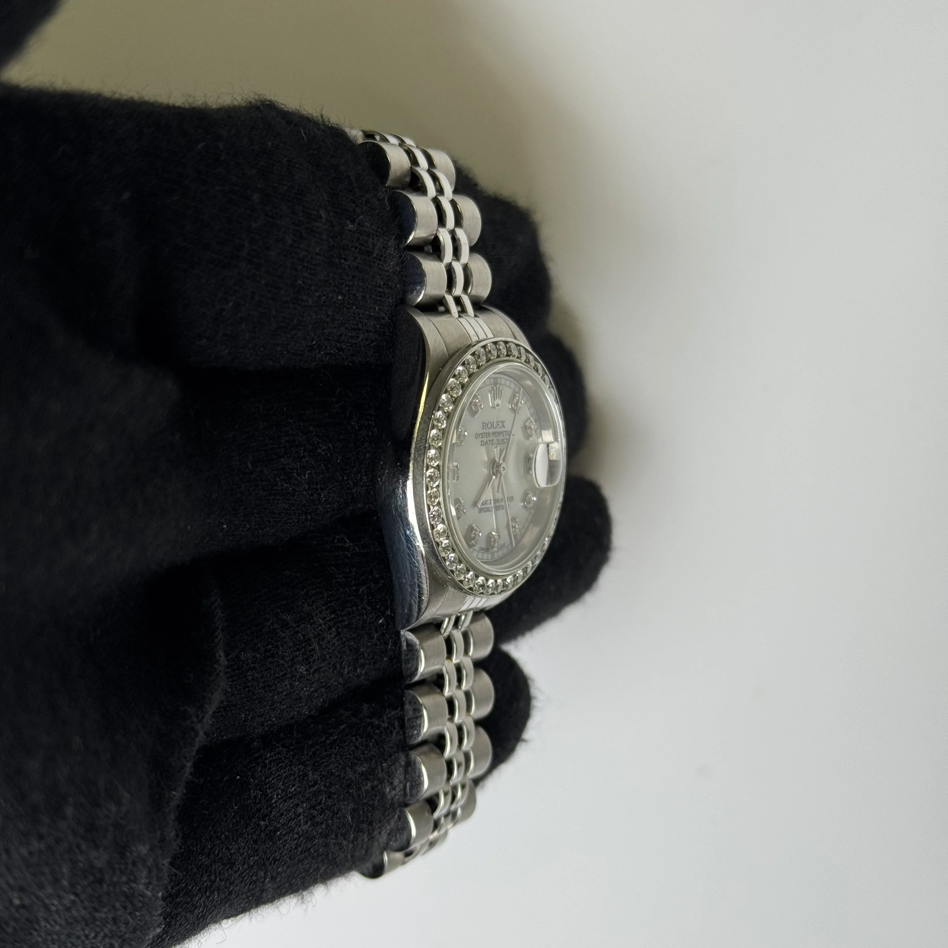 Rolex Datejust 26mm MOP Diamond Dial Watch Ref# 79174 - Image 3