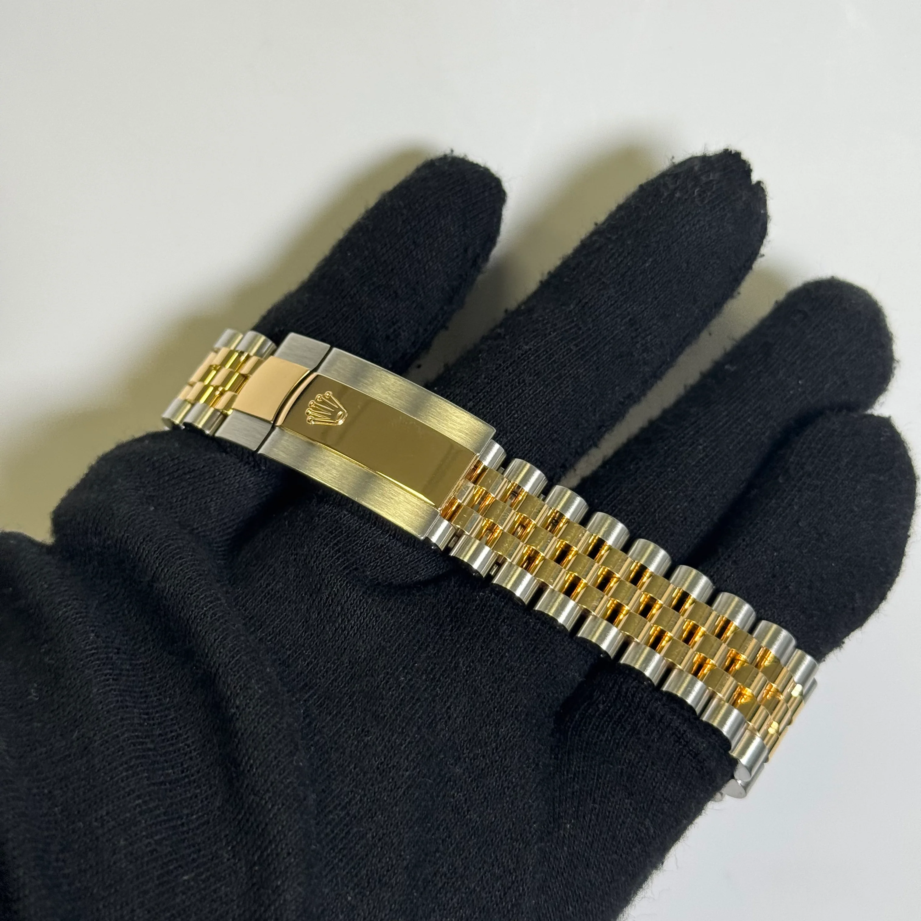 Rolex Datejust 41mm Champagne Dial Watch Ref# 126333 - Image 4