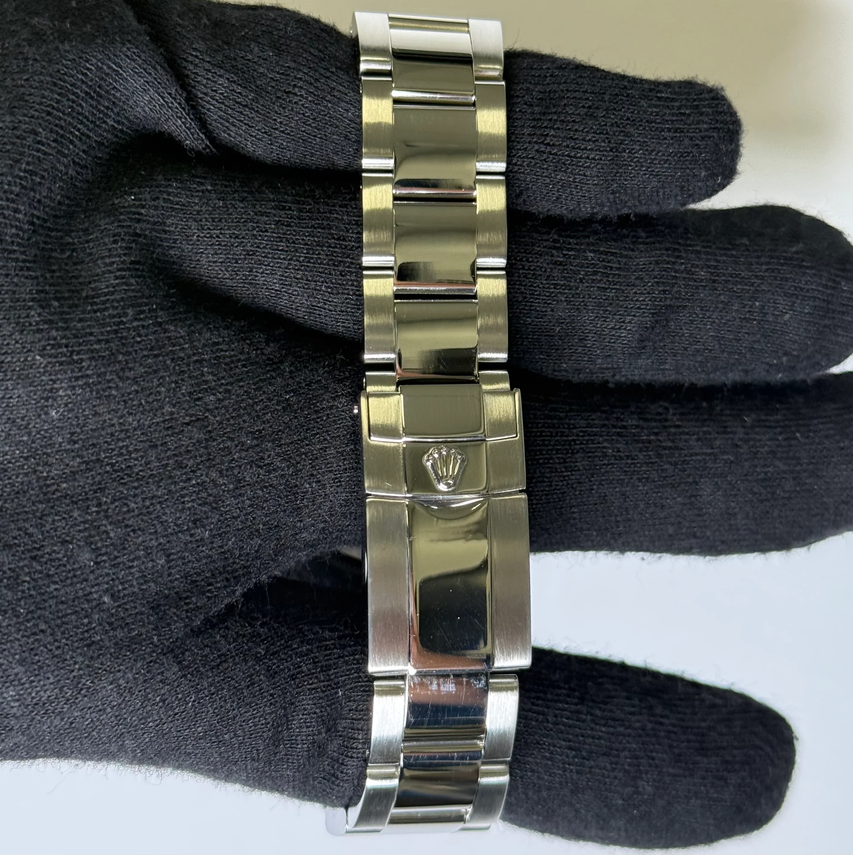 Rolex Daytona 40mm Black Dial Watch Ref# 116520 - Image 4