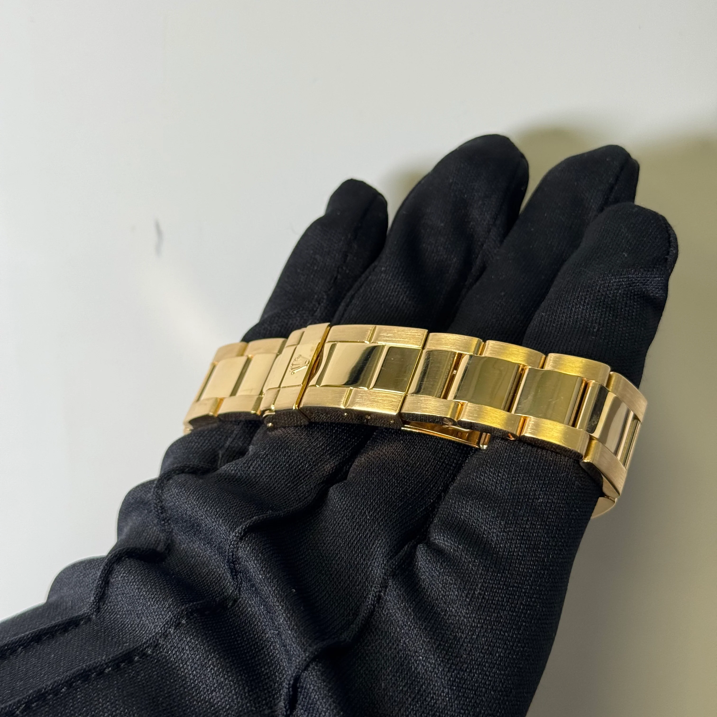 Rolex Daytona 40mm White Dial Watch Ref# 16528 - Image 4