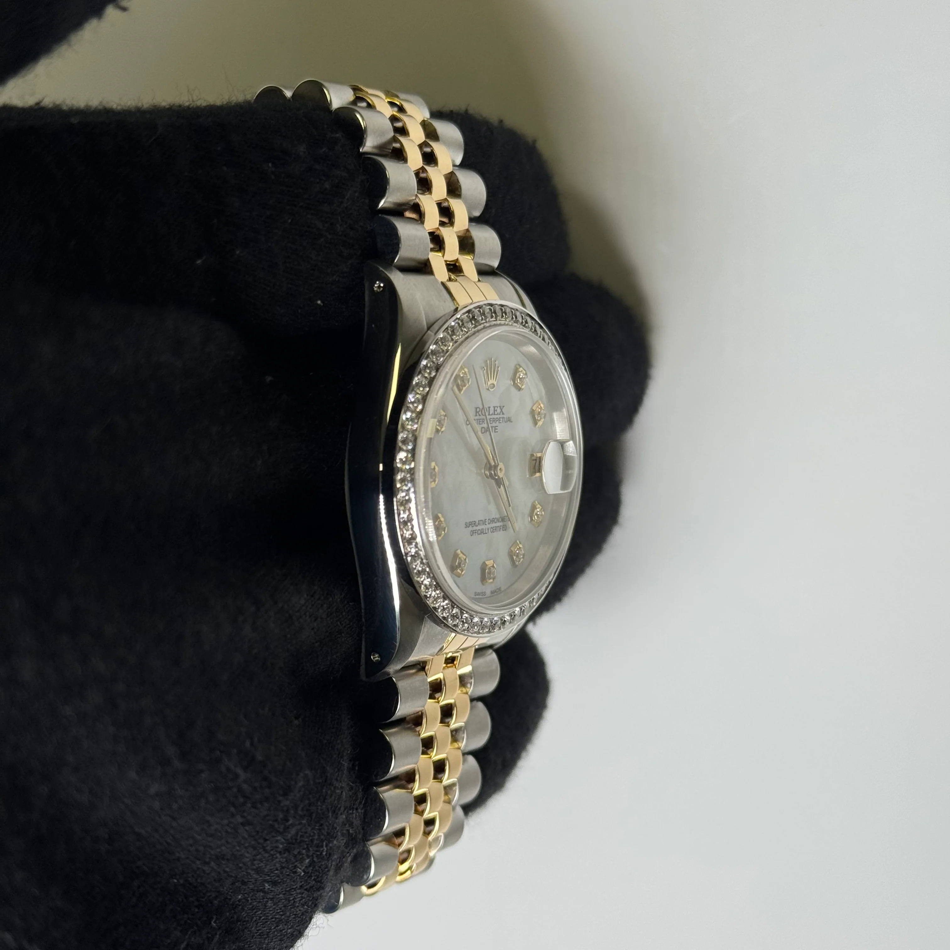 Rolex Oyster Perpetual 34mm MOP Dial Watch Ref# 15223 - Image 3