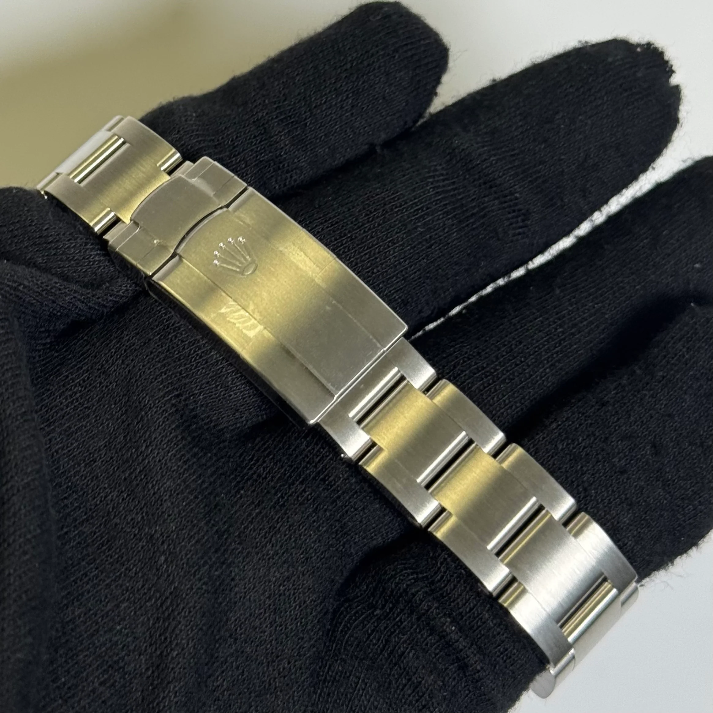 Rolex Oyster Perpetual 34mm Pistachio Dial Watch Ref# 124200 - Image 4