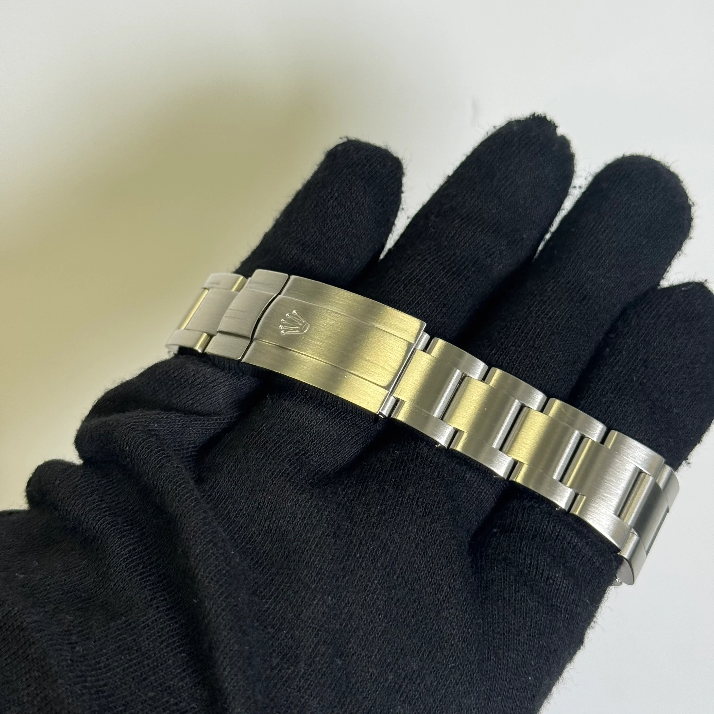 Rolex Oyster Perpetual 39mm Black Dial Watch Ref# 114300 - Image 4