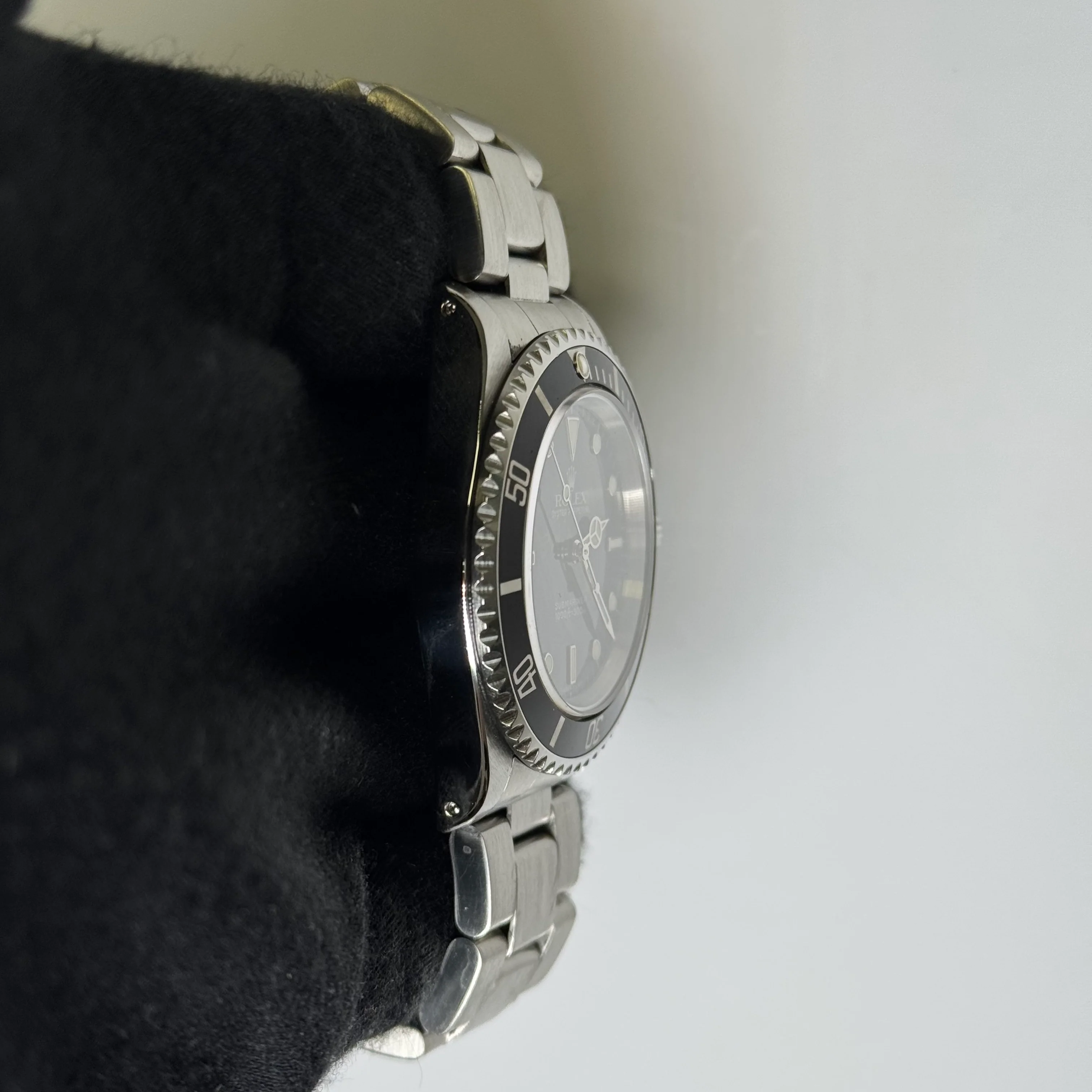 Rolex Submariner 40mm Black Dial Watch Ref# 14060 - Image 3