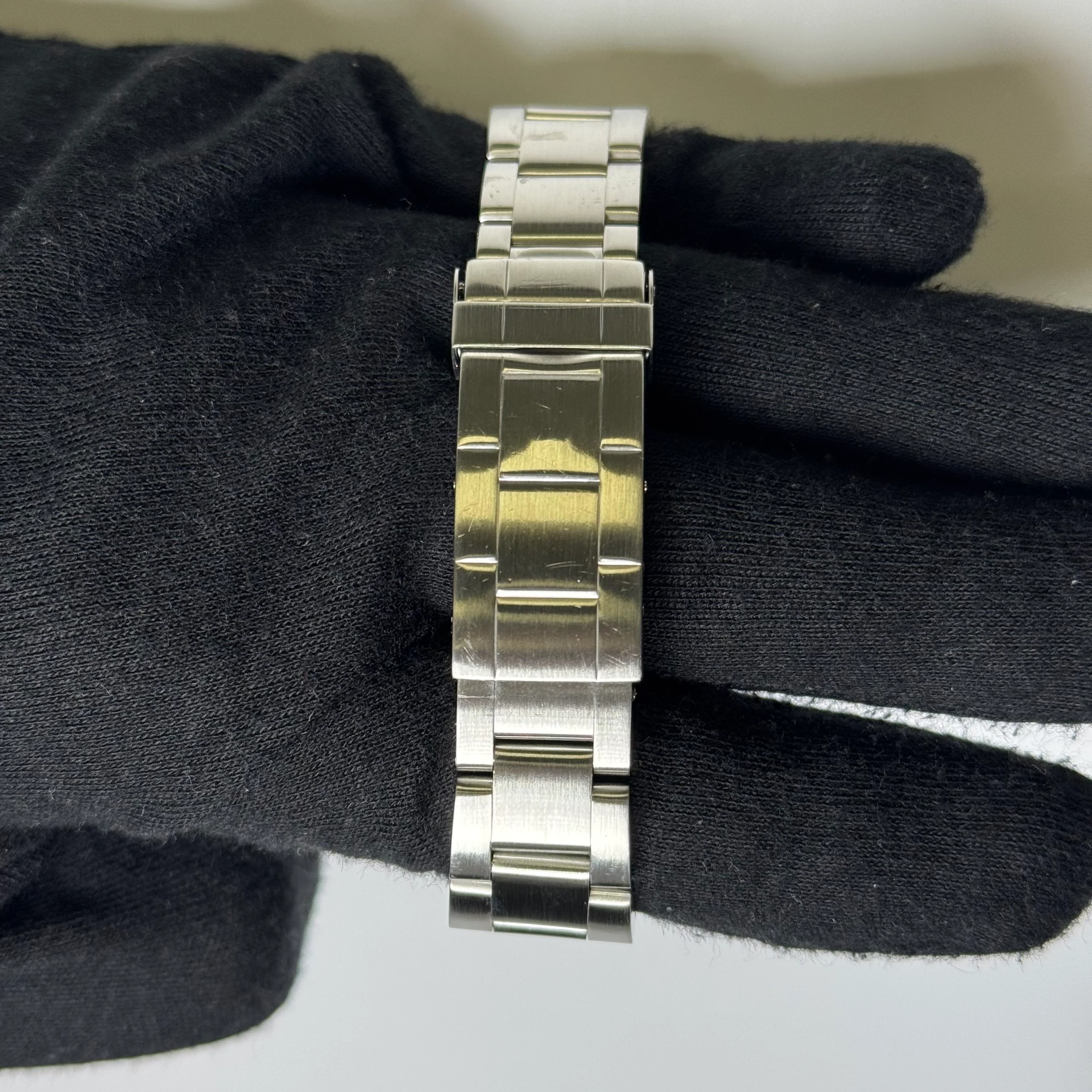 Rolex Submariner 40mm Black Dial Watch Ref# 16610 - Image 4