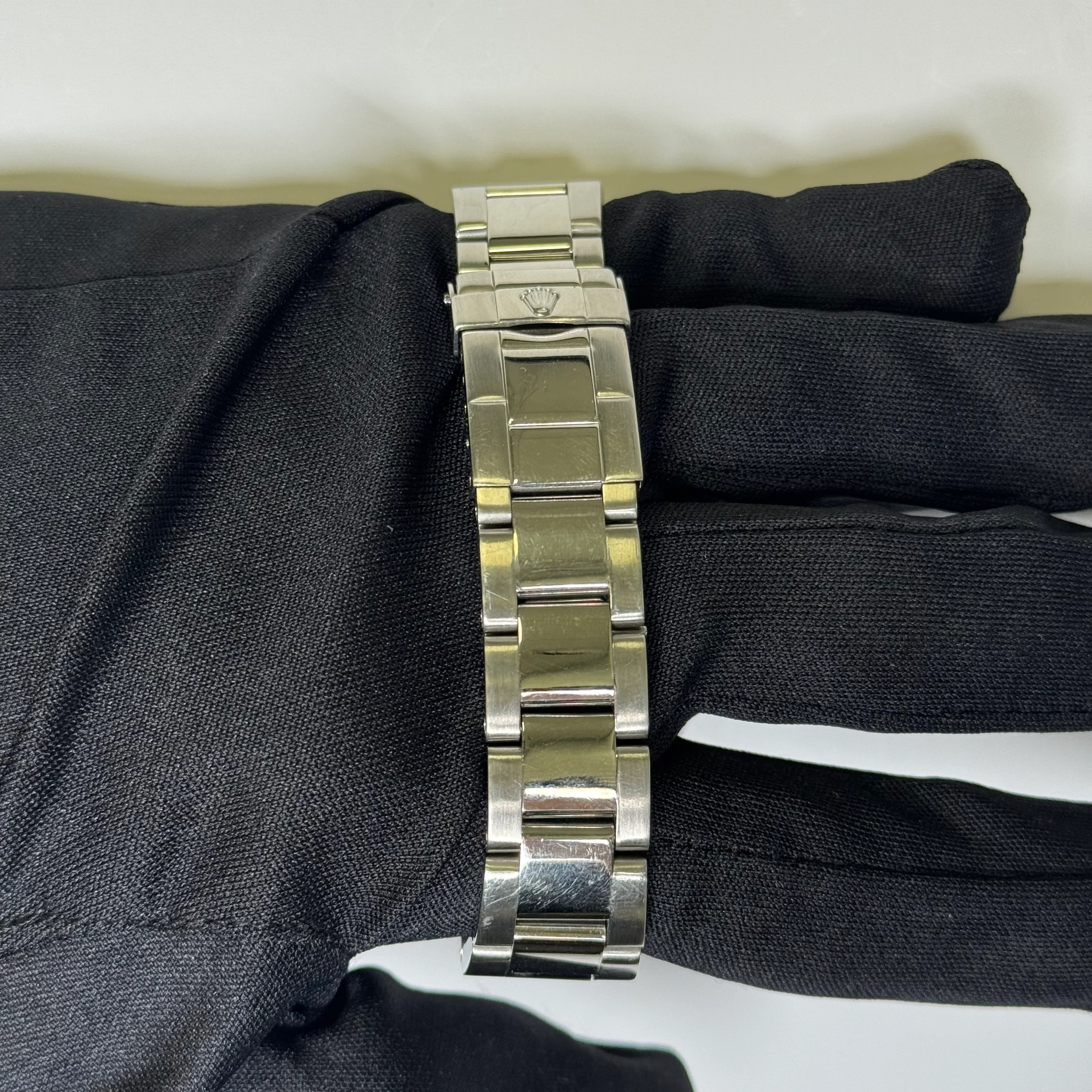 Rolex Yacht-Master 40mm Silver Dial Watch Ref# 16622 - Image 4