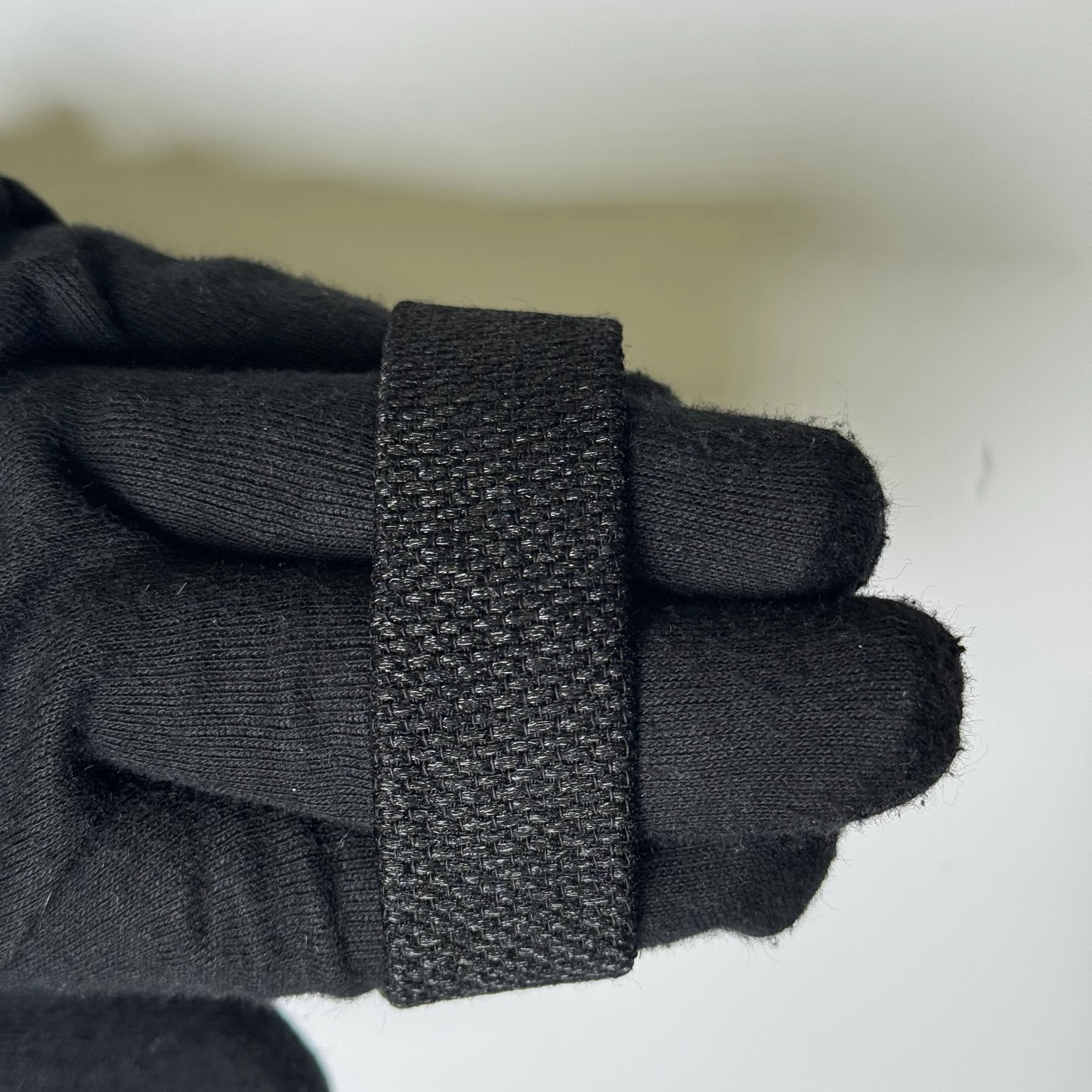 Van Cleef Cadenas 26x13mm Grey Dial Watch Ref# 135532 - Image 4