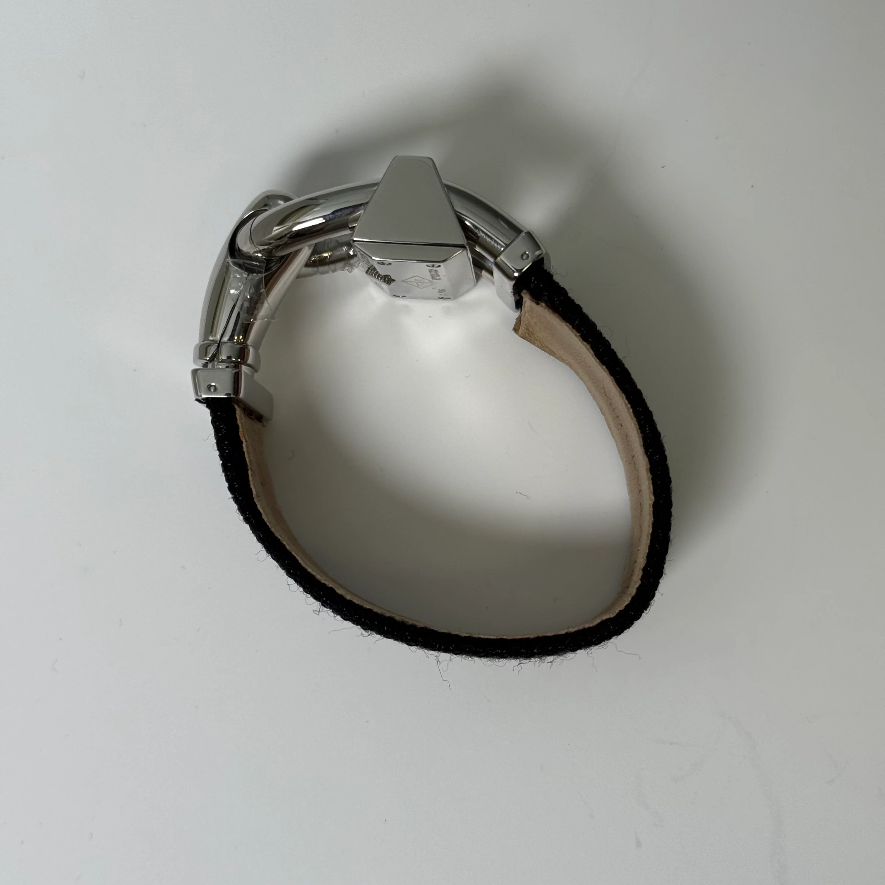 Van Cleef Cadenas 26x13mm Grey Dial Watch Ref# 135532 - Image 5