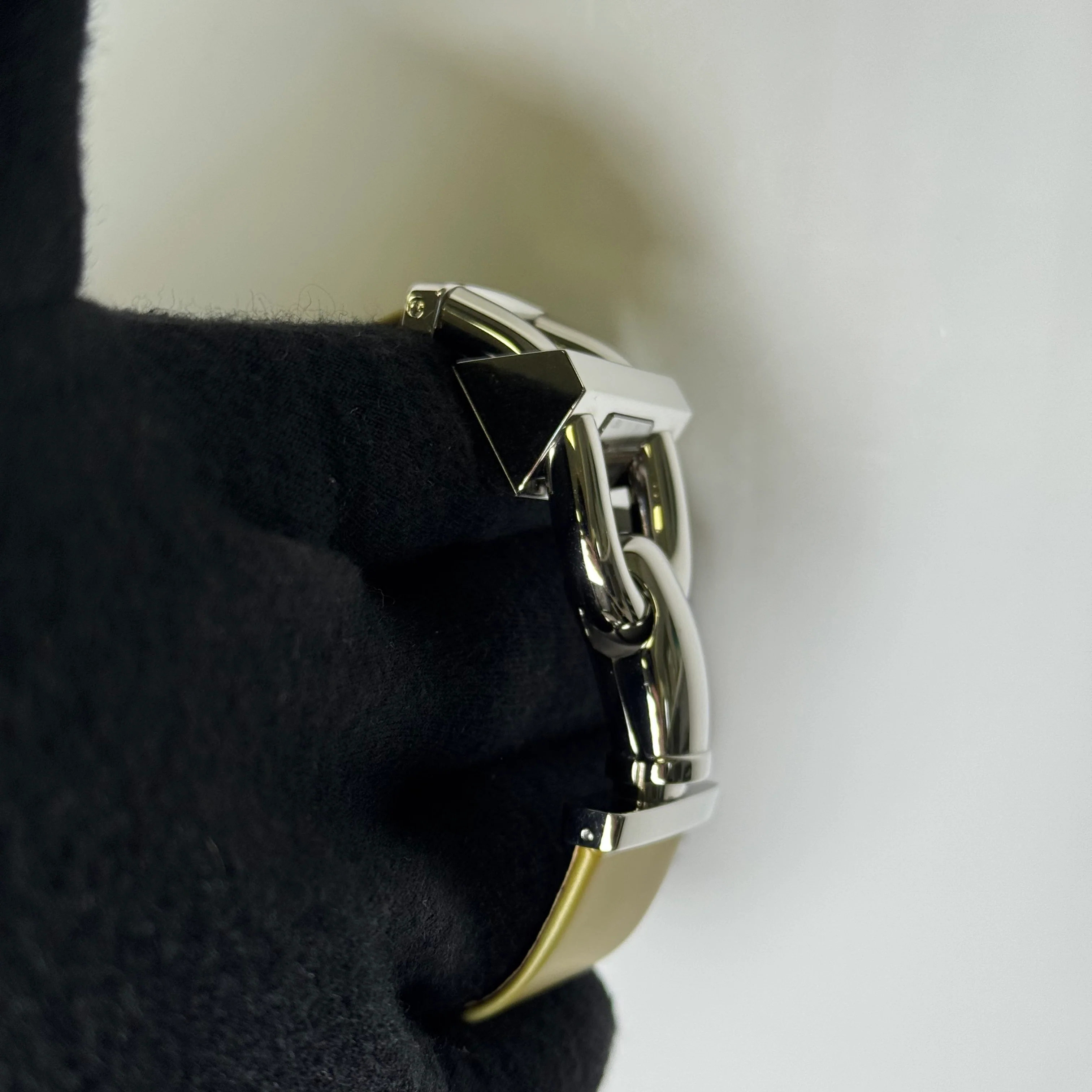 Van Cleef Cadenas 26x13mm Silver Dial Watch Ref# 129194 - Image 3